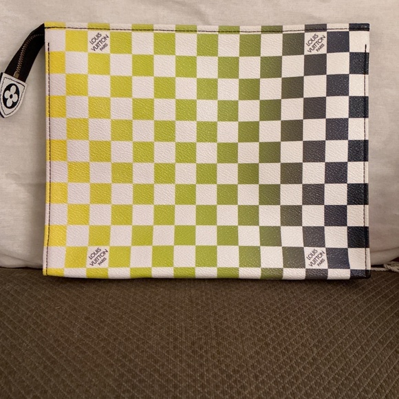 LOUIS VUITTON Canvas “Race Print” Poche Toilette 26 (NWOT) RARE - Picture 2 of 12